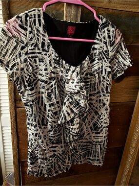 212 Collection Black & White Abstract Ruffle Front Top
